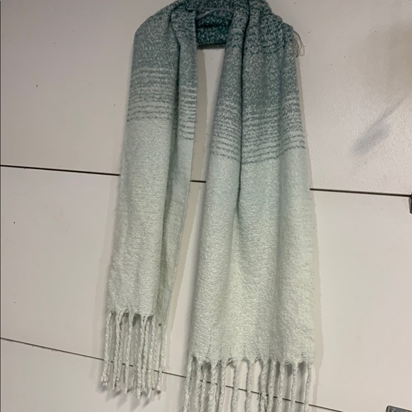 MERSEA BLUE OMBRÉ FRINGE SCARF - Picture 1 of 4